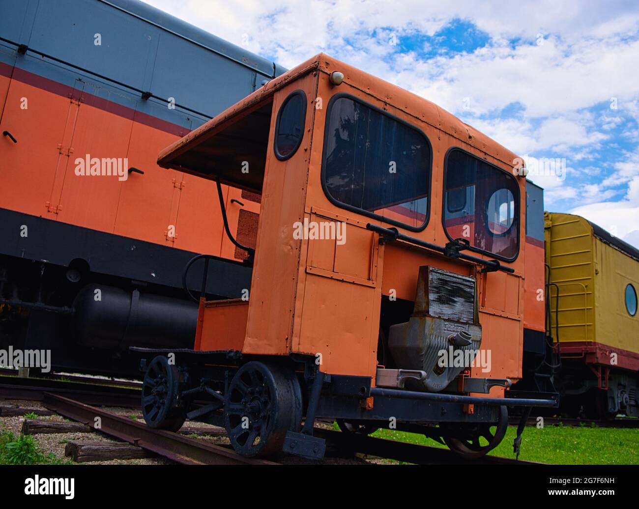 Die Fairmont Motorcar Company aus Fairmont, Minnesota, produzierte Eisenbahnrasen oder Motorwagen`s, die Handautos für Jobs wie Track Inspektionsarbeiten ersetzten Stockfoto